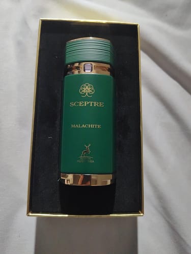 Reseña con foto de un cliente sobre Perfume Maison Alhambra Sceptre Malachite 100ml edp Unisex