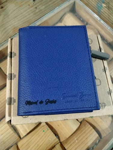 Customer photo review of Cartera Tijuana Azul Rey