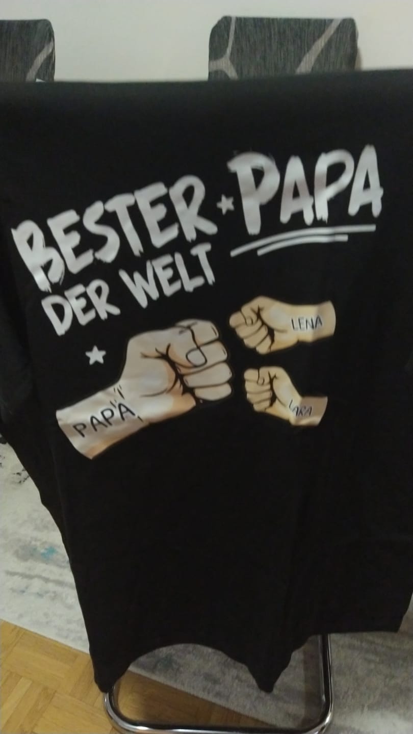Customer photo review of Bester Papa Ever - Personalisiertes T-Shirt für Papa dunkel
