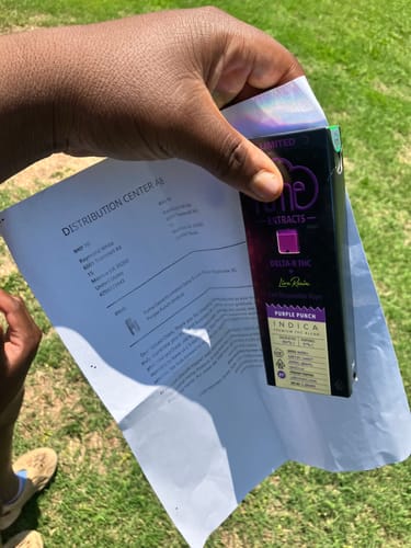Customer photo review of Fume Extracts Limited Delta 8 Live Resin Disposable 2G - Purple Punch (Indica)