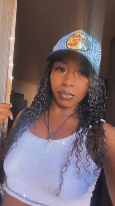 Customer photo review of MORE FACE Deep Wave Curly Human Hair Wigs 13x4 13x6 Transparent Lace Front Human Hair Wigs