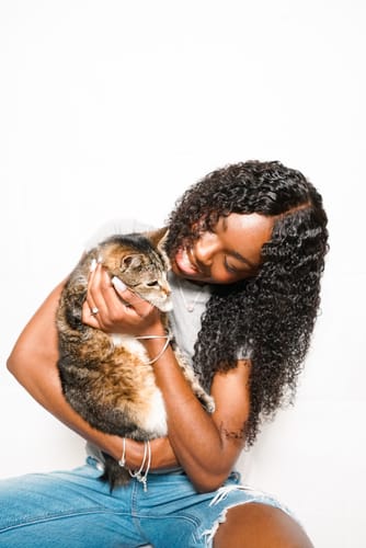 Customer photo review of CurlyMe Kinky Curly Glueless Wig Wear Go 6x4 HD Lace Pre Cut Lace Closure Wig