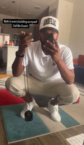 Customer photo review of CALIFORNIA SNAPBACK - OFF WHITE EDITION