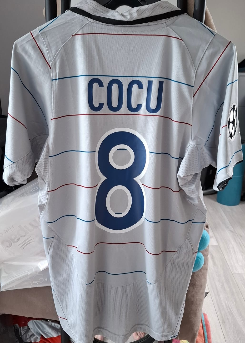 Customer photo review of Philipp Cocu 8 - Barcelona 2004/2005 Blue Garnet Retro Jersey Trikot Maillot Soccer Shirt