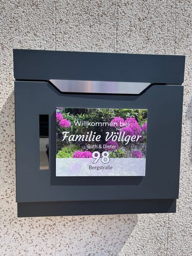 Customer photo review of Familien Türschild (UV- und wetterfest) inkl. Klebebefestigung