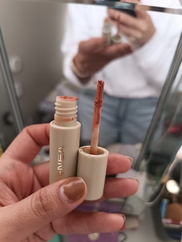 Customer photo review of LABIAL VELVET LÍQUIDO