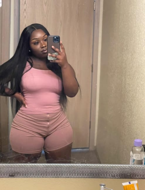 Customer photo review of MORE FACE Pre-bleached Straight Hair Wear Go Glueless Wig 7x5 Pre-cut HD Lace Pre-plucked