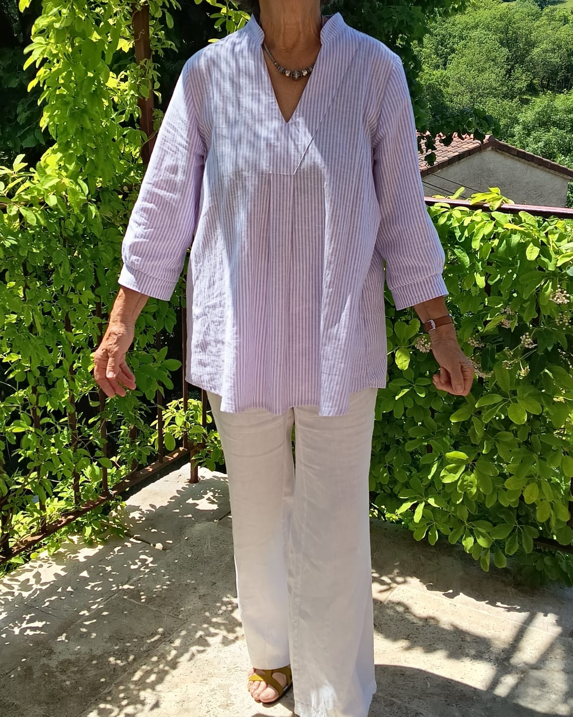 Customer photo review of Blouse Isabeau - coton/lin rayé parme