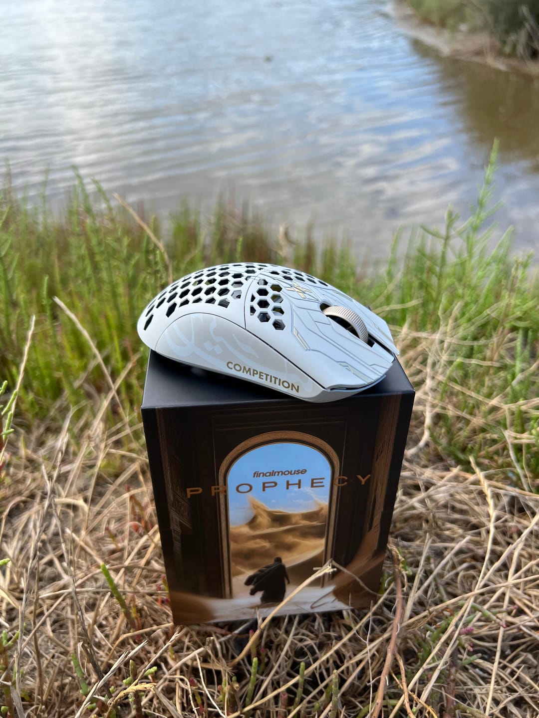 Customer photo review of Finalmouse ULX Prophecy Karbon Fiber Wireless Mouse