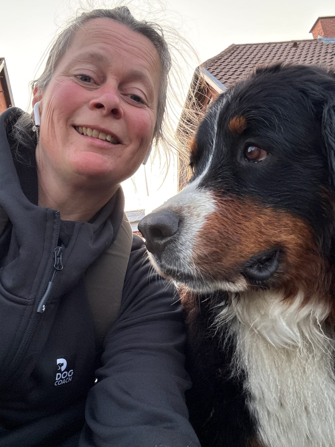 Customer photo review of Hundelufter Hoodie 2.0 | Unisex | Sort | Luna