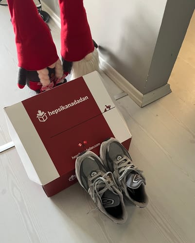 Customer photo review of New Balance Women's Made in USA 990v6 Grey W990GL6 - Hemen Kargoda