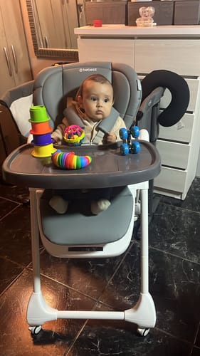 Customer photo review of Silla de Comer EasyFeed Gris