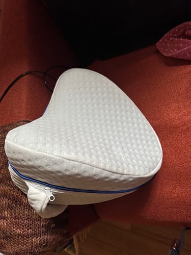 Avis photo d'un client sur Coussin Orthopédique Genoux Cellsius - Le secret d'un sommeil sans douleur