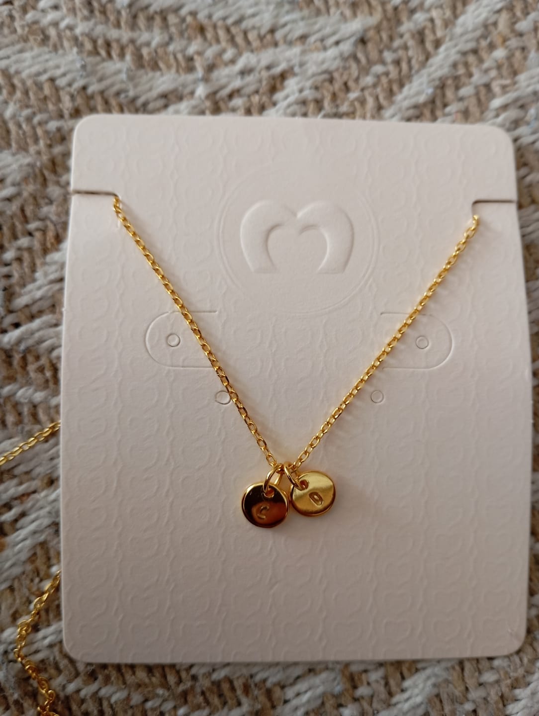 Customer photo review of Charm (Collar y Pendientes) - Iniciales Mini