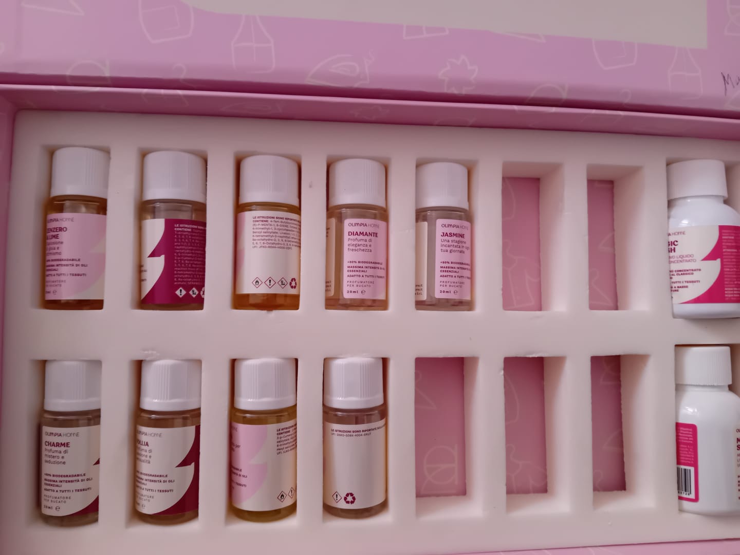 Customer photo review of Discovery Kit Laundry Collection – 14 Fragranze + Magic Wash & Soft