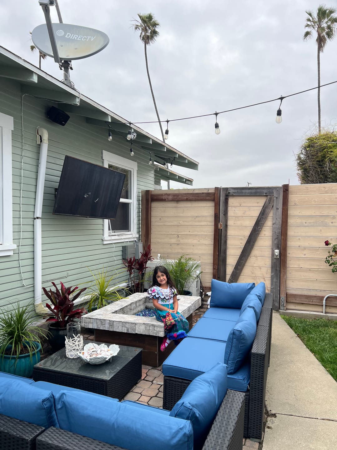 Customer photo review of Homrest Patio Replacement Cushions for  6-Seat Patio Conversation Sets, Blue