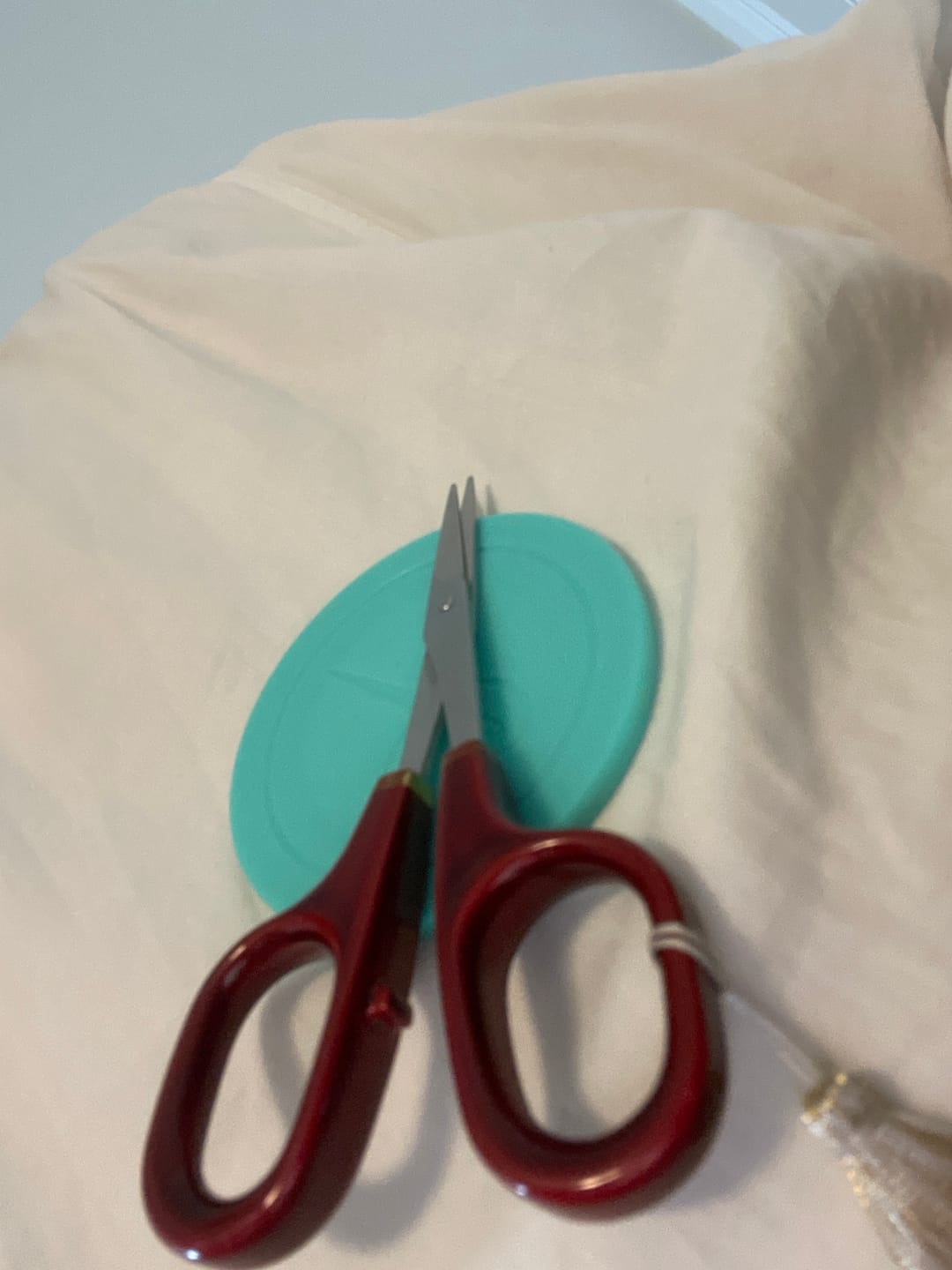 Customer photo review of SewTites Magnetic Straight Pin & Snips Holder