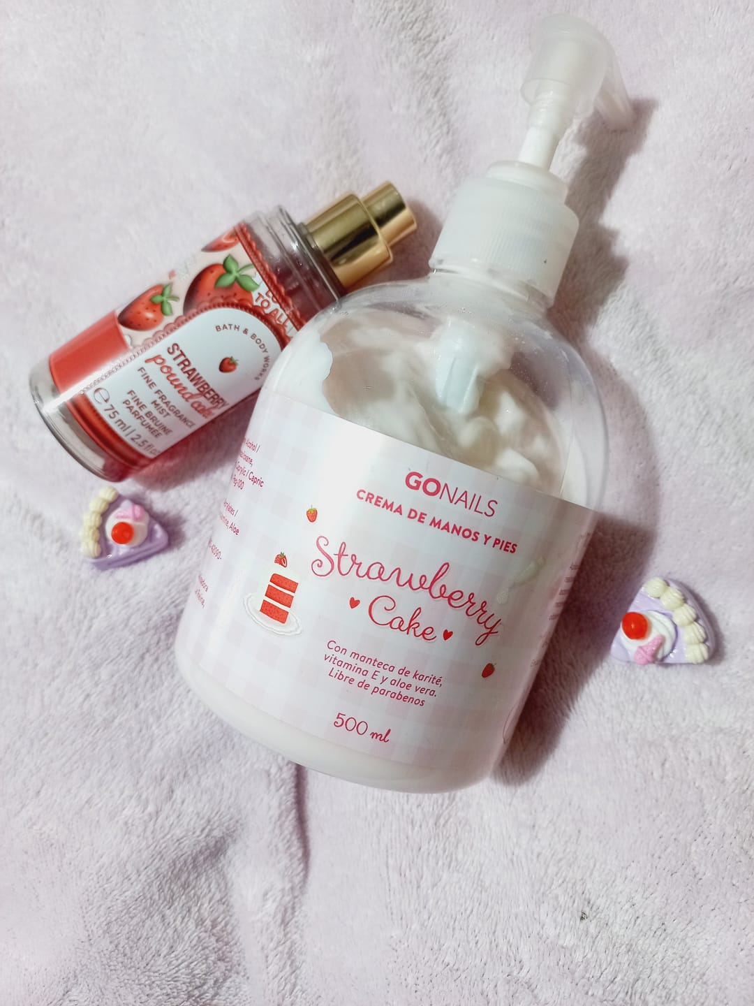 Customer photo review of Crema de Manos y Pies  - Strawberry Cake