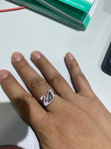 Customer photo review of ANILLO PROMESA DANCING SWAN CISNE CRISTAL SWAROVSKI