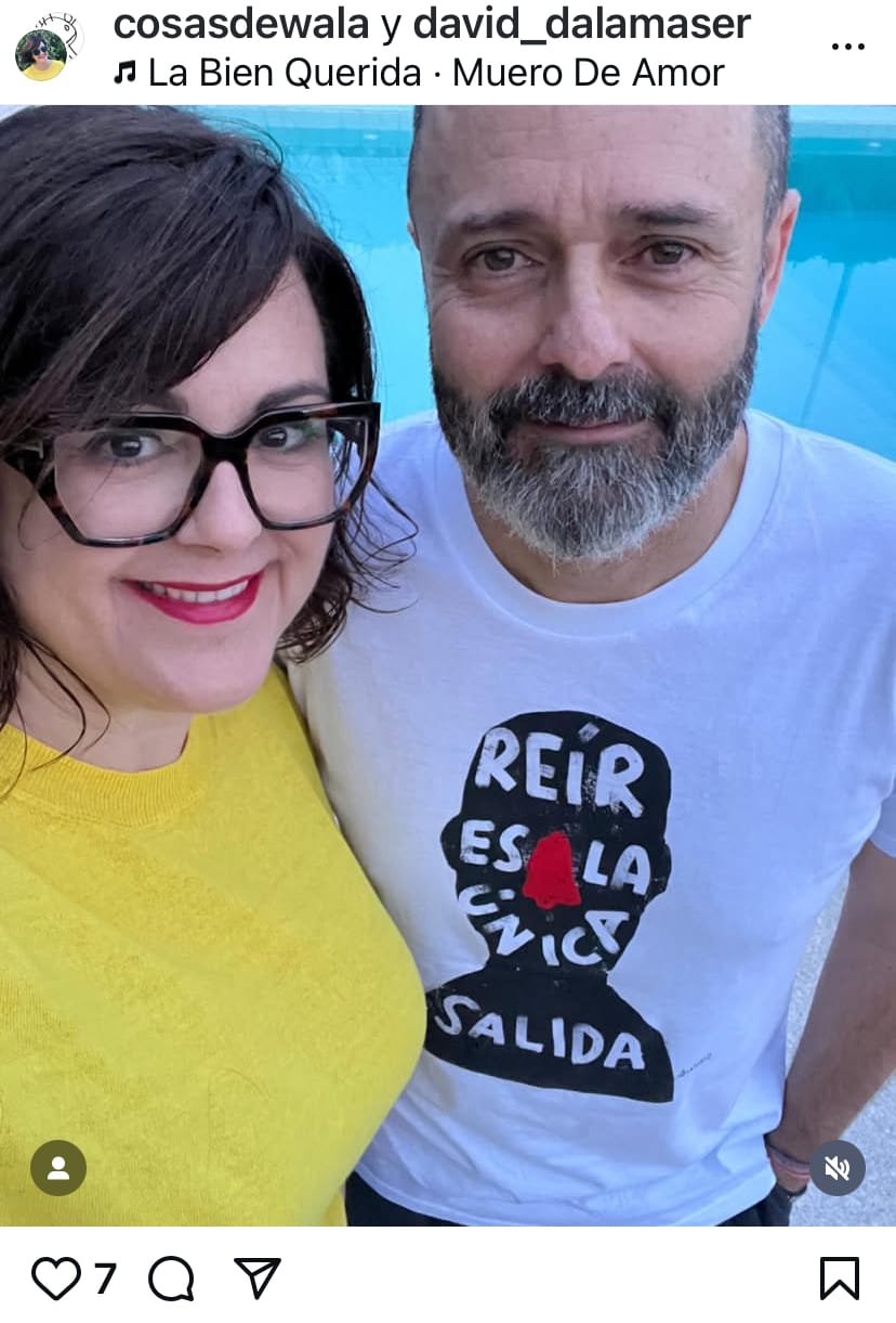 Customer photo review of Camiseta "Reír es la única salida"