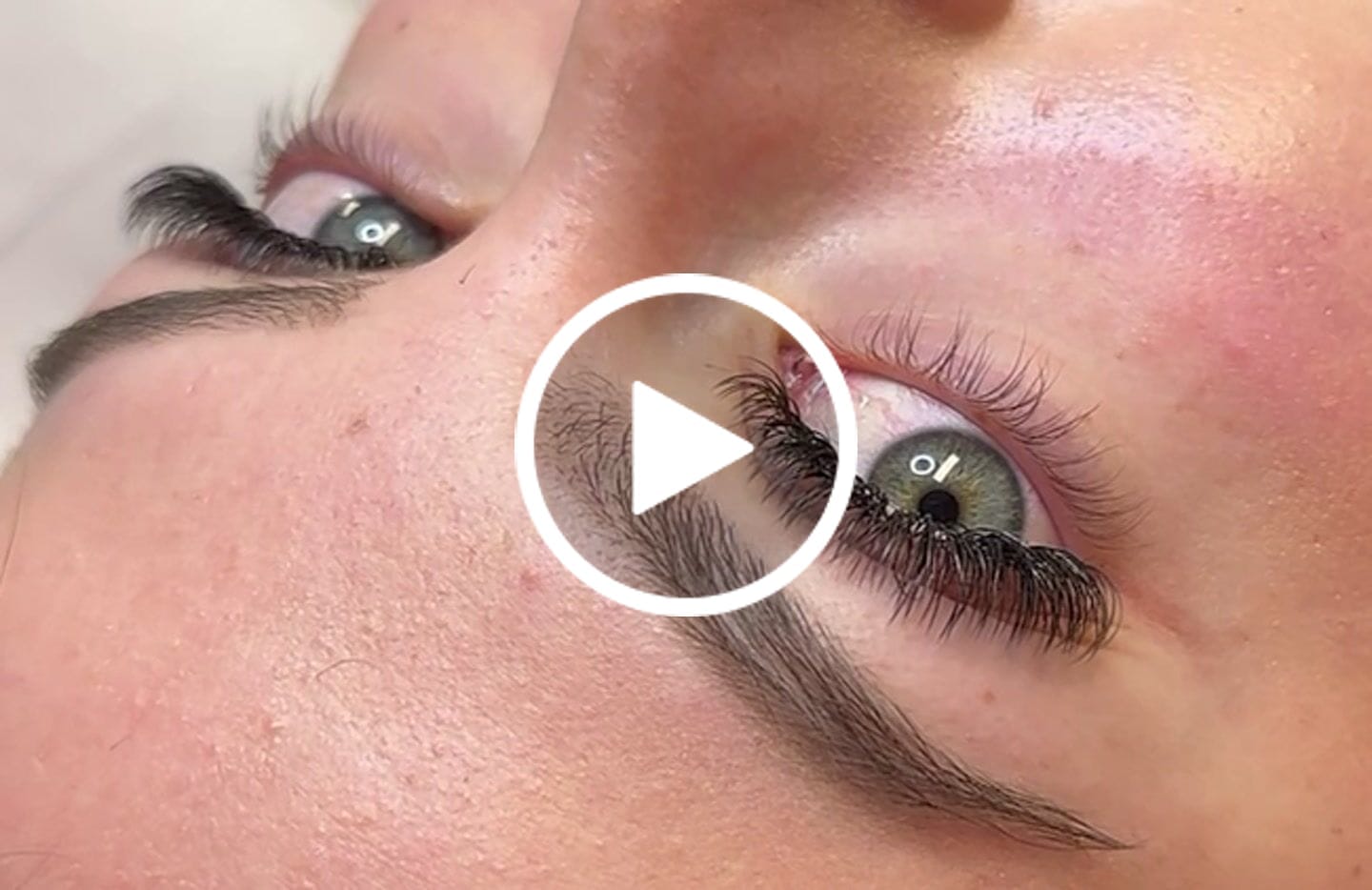 Customer video review of Flat Lashes