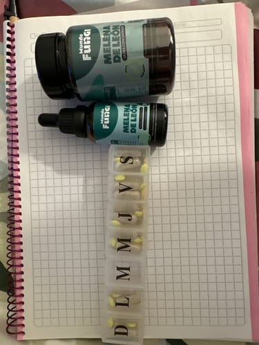 Customer photo review of Melena de León Cápsulas + Gotas - Extracto Ultra Concentrado
