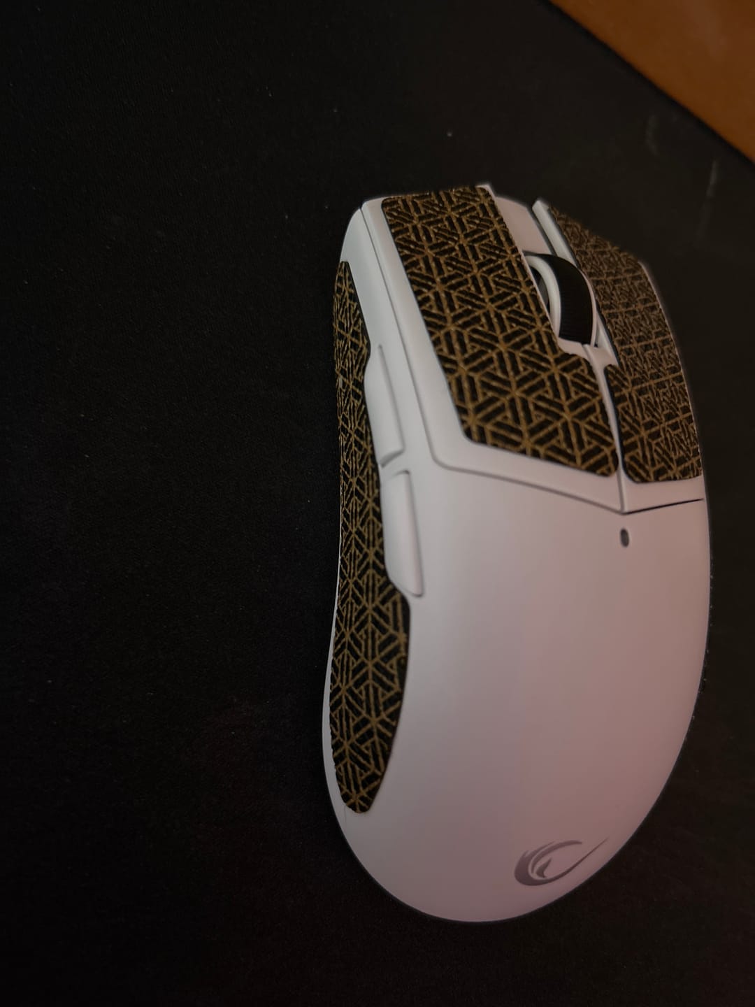 Customer photo review of Blitz Ultimate 8K Kablosuz Oyuncu Mouse-Beyaz