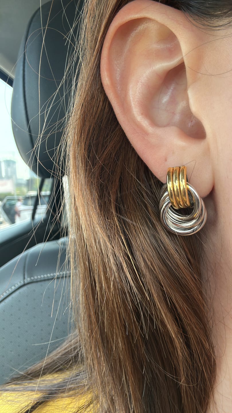 Customer photo review of Par Arete Nudo Con Perla