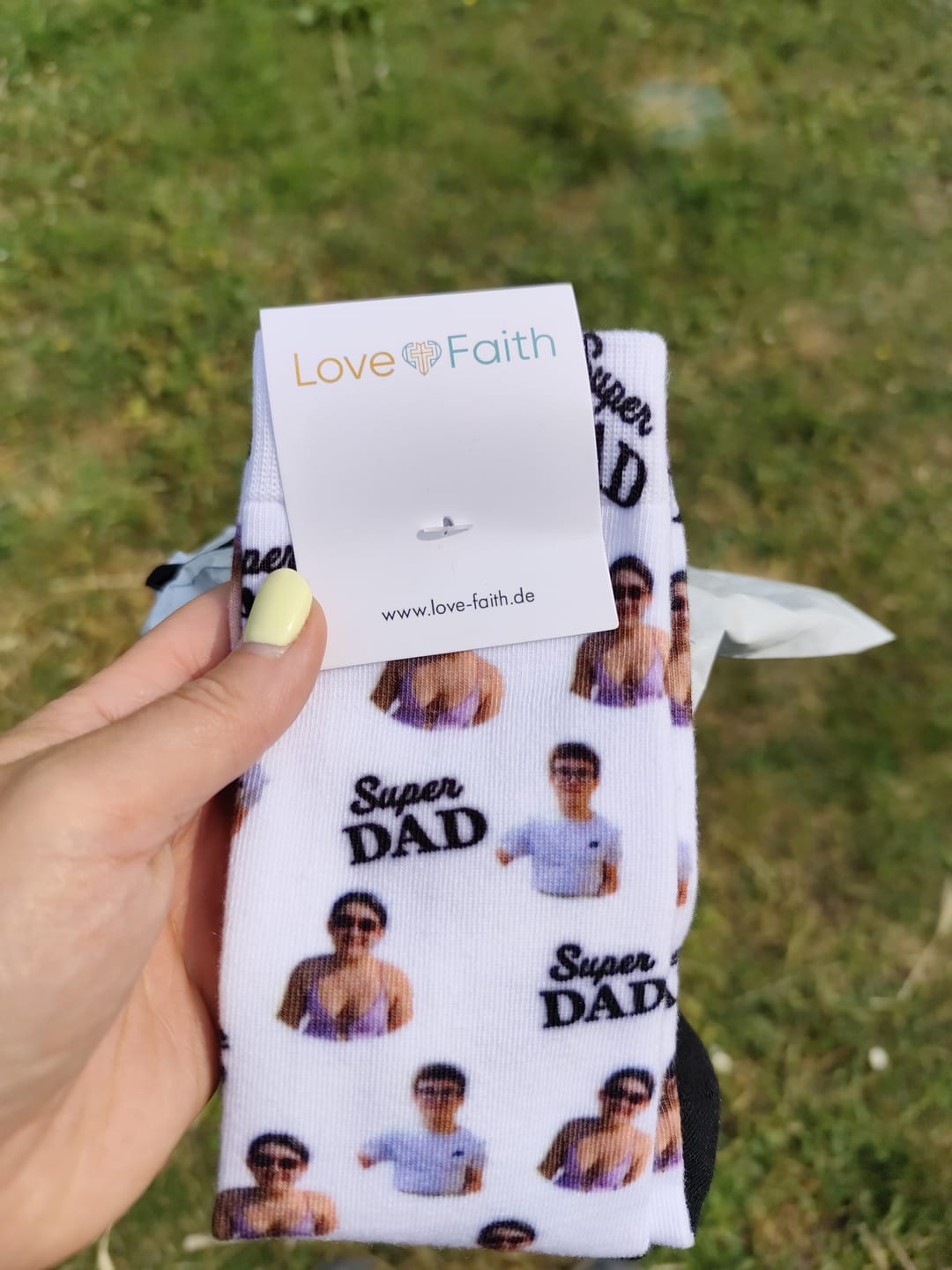 Customer photo review of Meilleur Papa - Chaussettes personnalisées pour parents et grands-parents