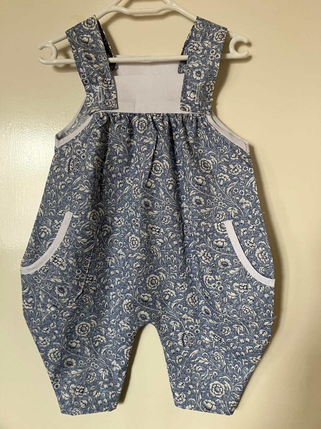 Customer photo review of Elegant Floral Rose & Hubble Cotton Poplin Fabric