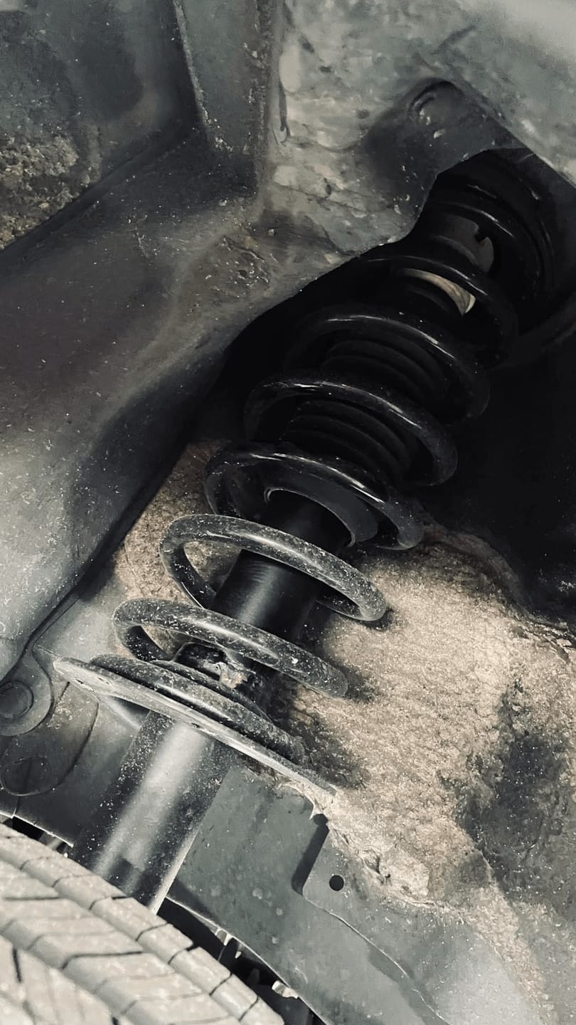 Customer photo review of 2Pcs Front  Complete Struts Shock Absorber for 1995-2004 Toyota Tacoma