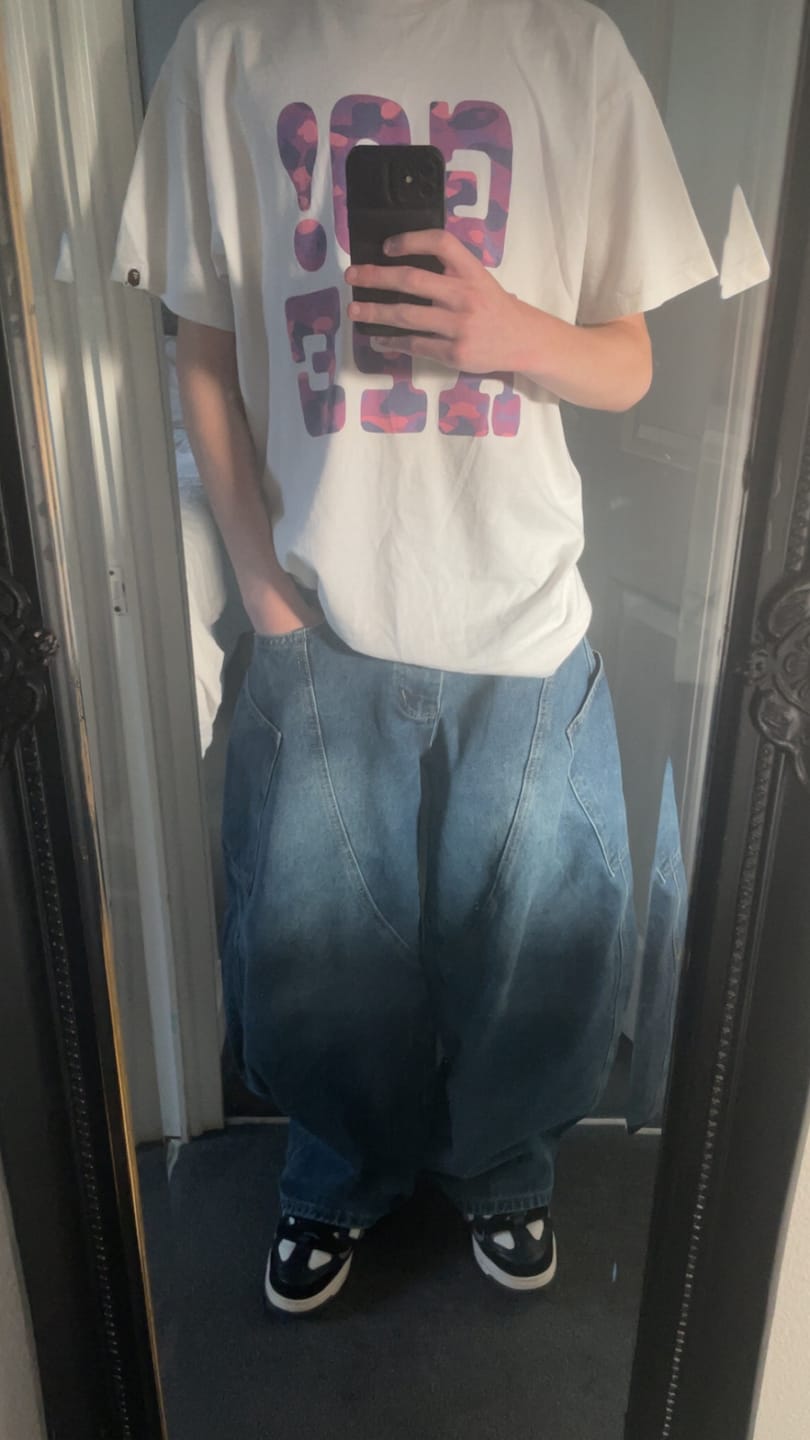 Customer photo review of Aelfric Eden  Baggy Barrel Big Pocket Jeans