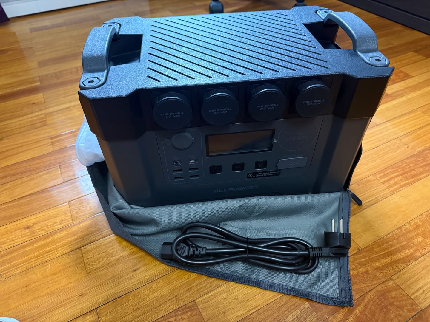 Customer photo review of ALLPOWERS Generador Solar 2400W (S2000 Pro + SP033 Panel Solar 200W)