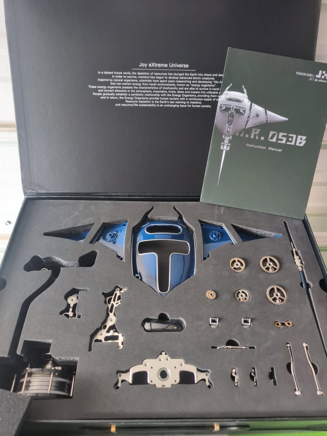 Customer photo review of Rokrgeek Innovative Steampunk Style Manta Ray Mechanical 3D Metal Model