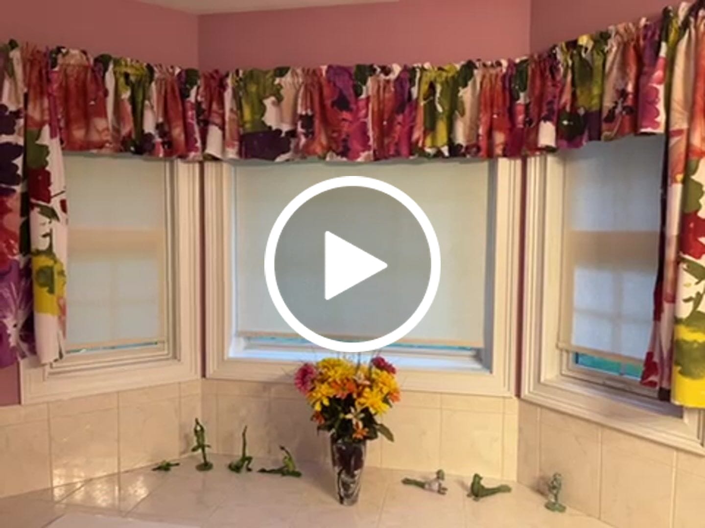Customer video review of SmartWings Motorized Light Filtering Roller Shades 70% Blackout Linen