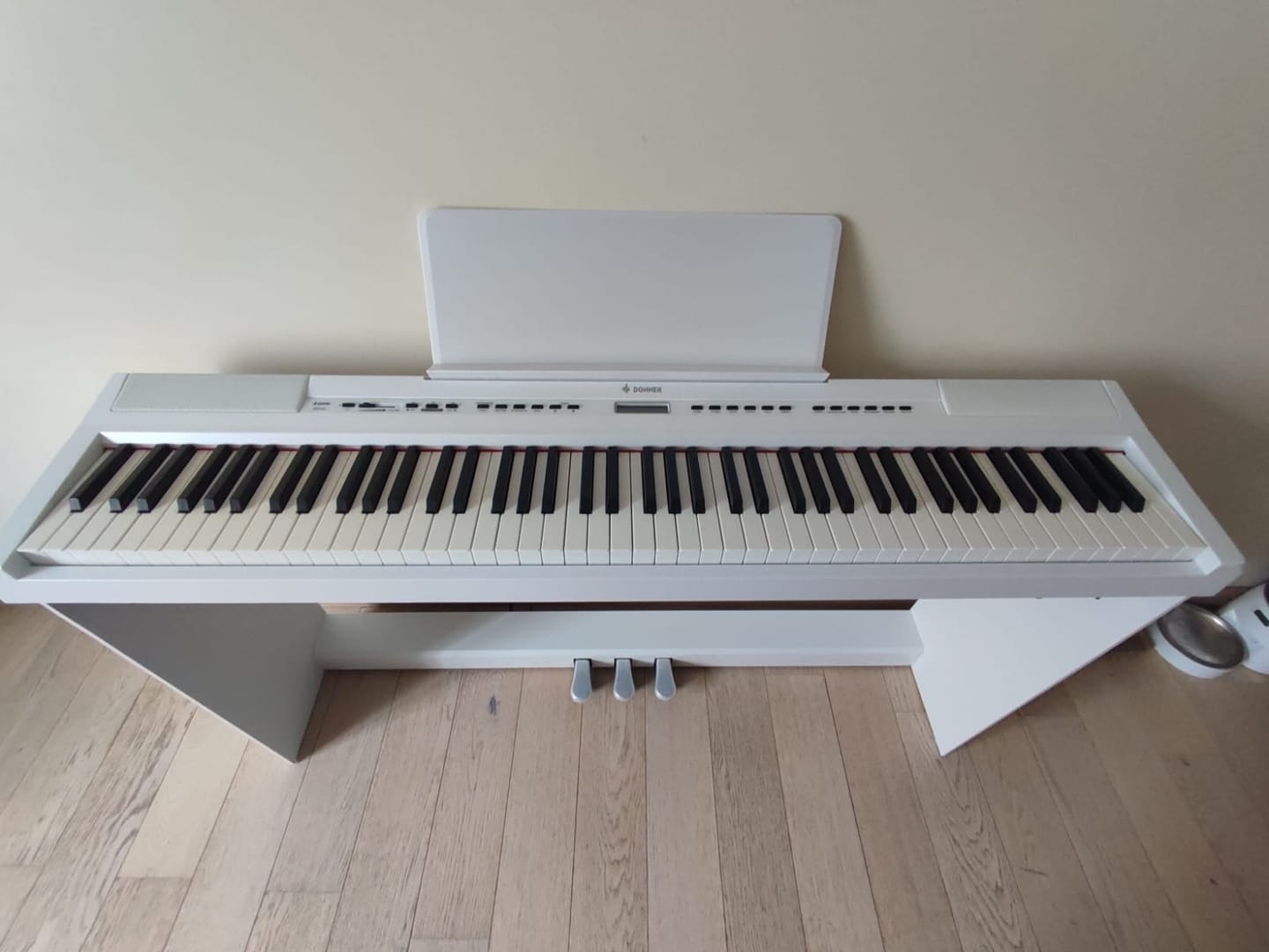 Customer photo review of Donner DEP-20 88 touches lestées Clavier de Piano numériques avec support et 3 pédale