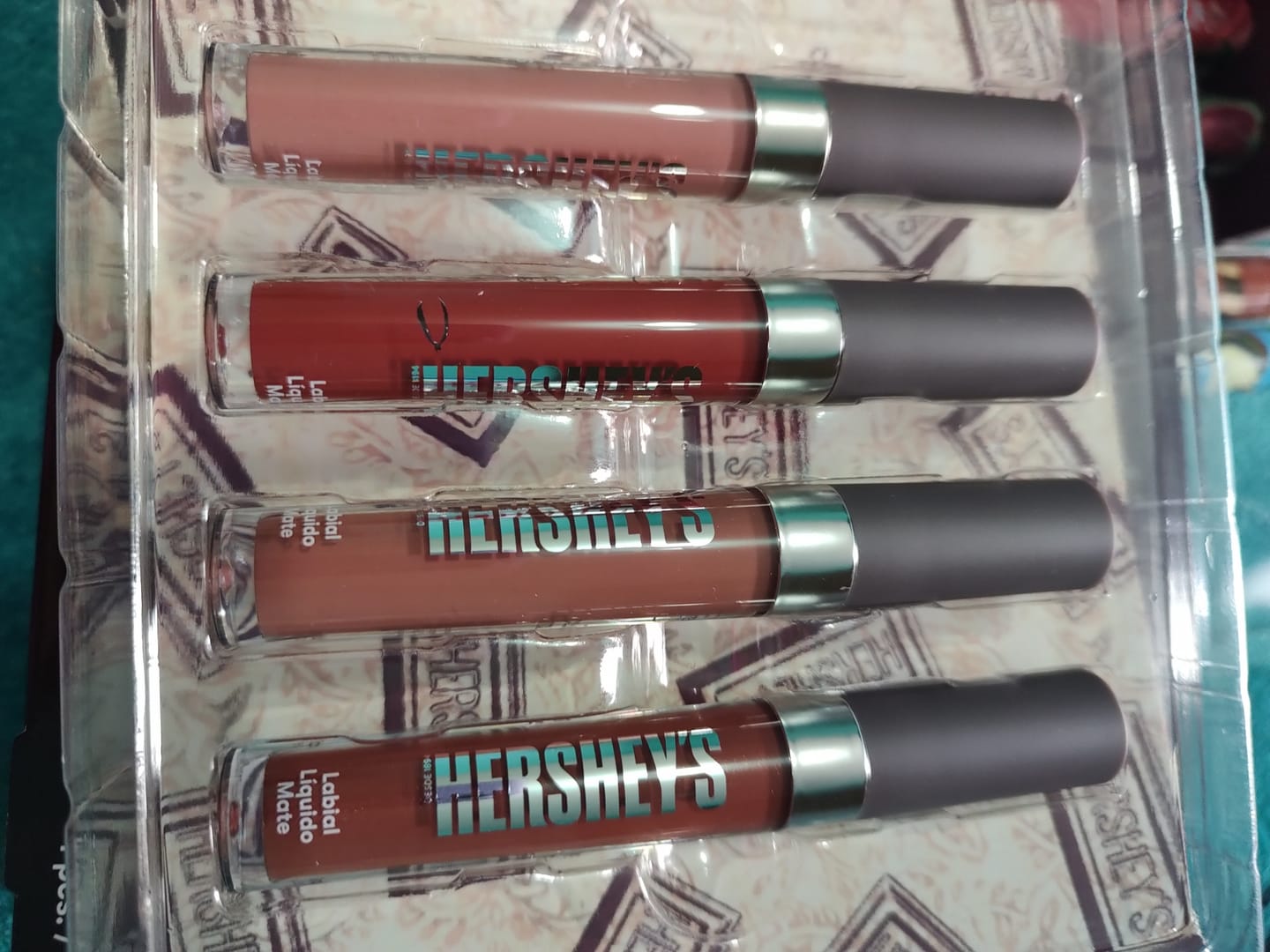 Customer photo review of Set de 4 Labiales Hershey´s