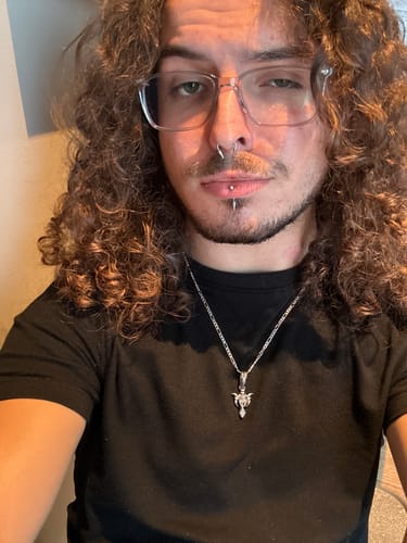 Customer photo review of 3MM STERLING SILVER FIGARO CHAIN