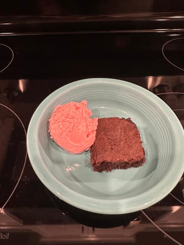 Customer photo review of Cousin T's Gourmet Chocolate Fudge Brownie Mix