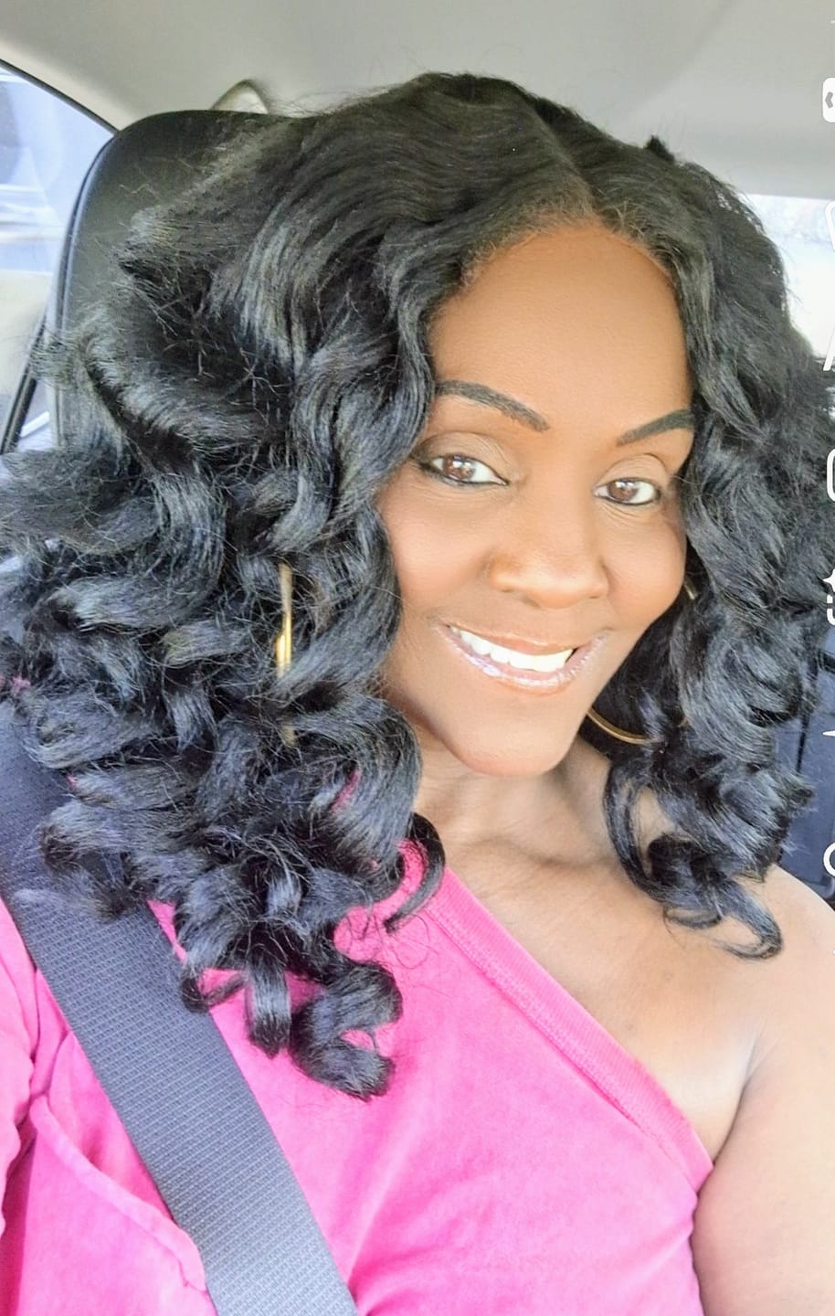 Customer photo review of Sensationnel Curls Kinks & Co Glueless Textured HD Lace Front Wig - Y-PART KINKY WAND CURL 20" - Kinky Edges
