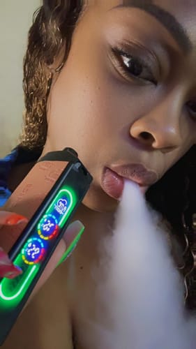 Customer photo review of Fume Hookah 2% Nic  20000 Puffs