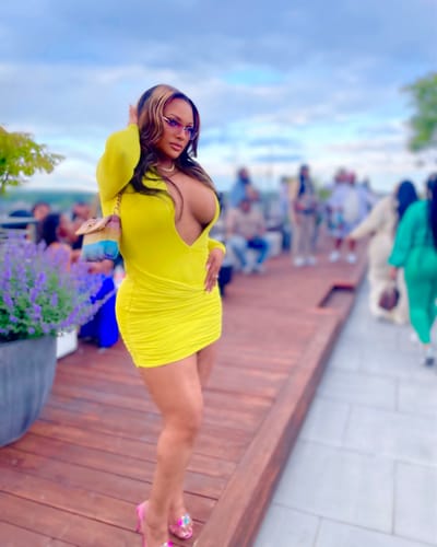 Customer photo review of Mirri Dress - Yellow lime