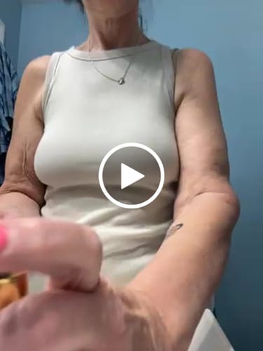 Customer video review of Besque™ Magic Body Oil - 100ml