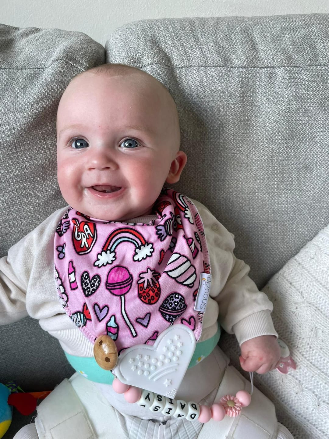 Customer photo review of Grá Teething Bib