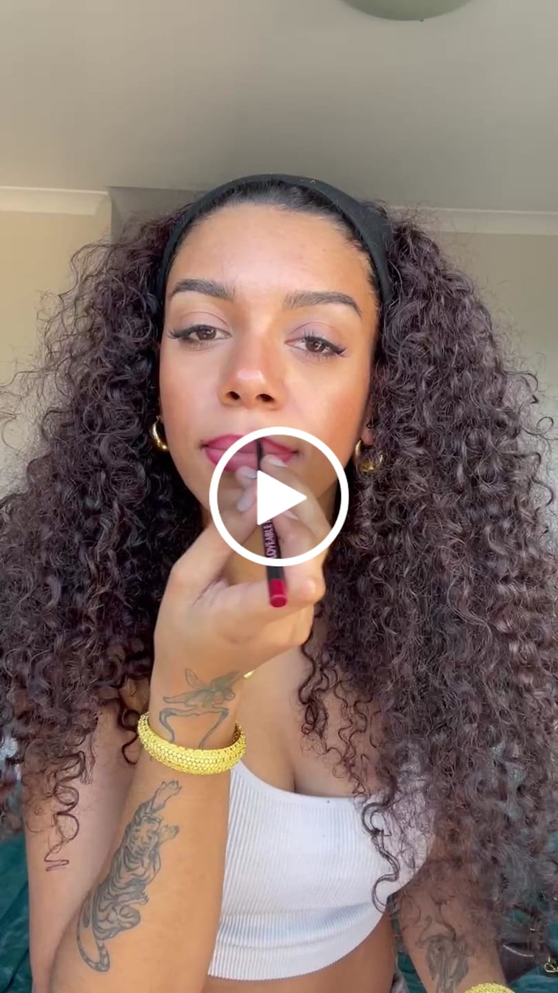 Customer video review of Soft Silhouette Lip Liner