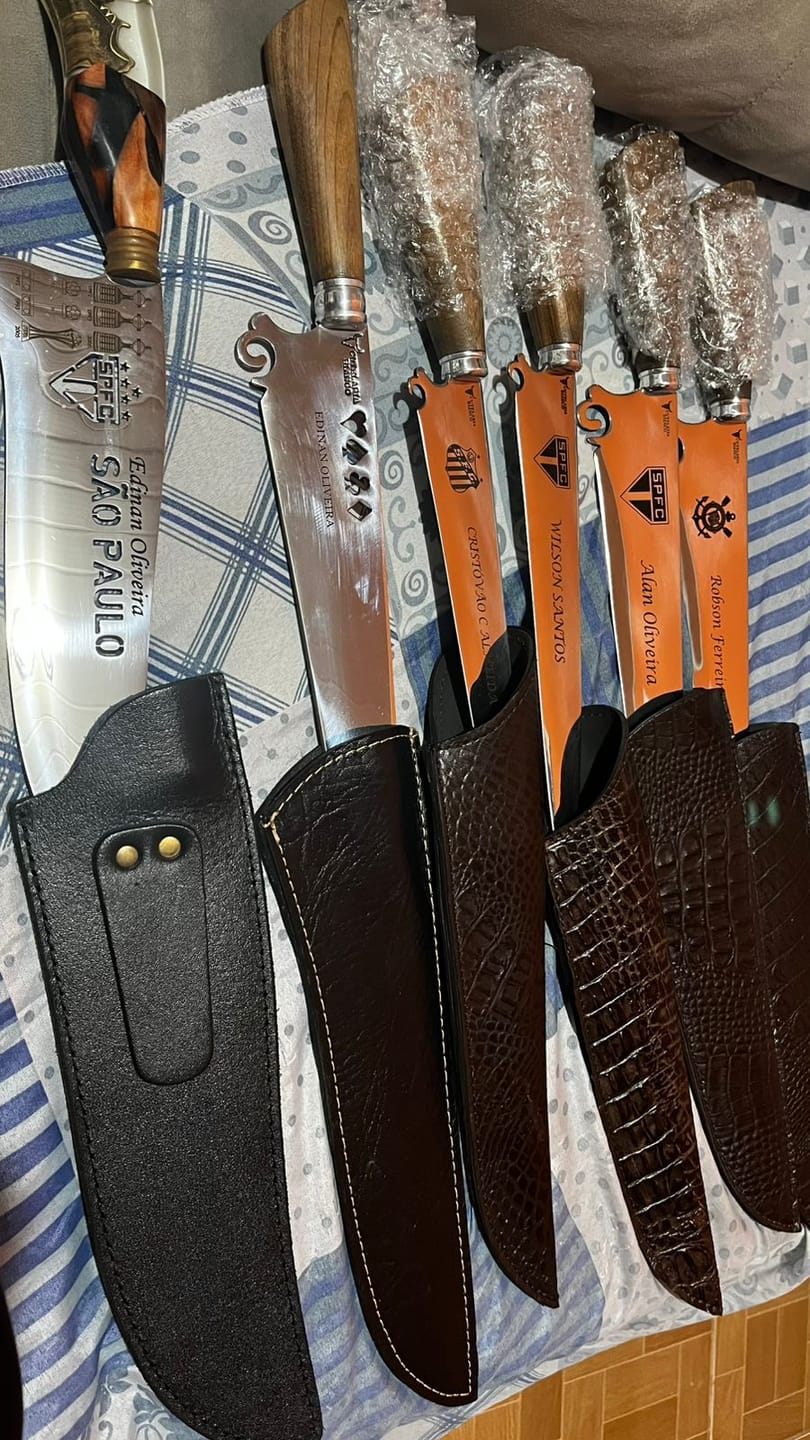 Customer photo review of Faca de Churrasco 10" 3mm Lâmina  Espanha com Cabo madeira + Case especial em couro