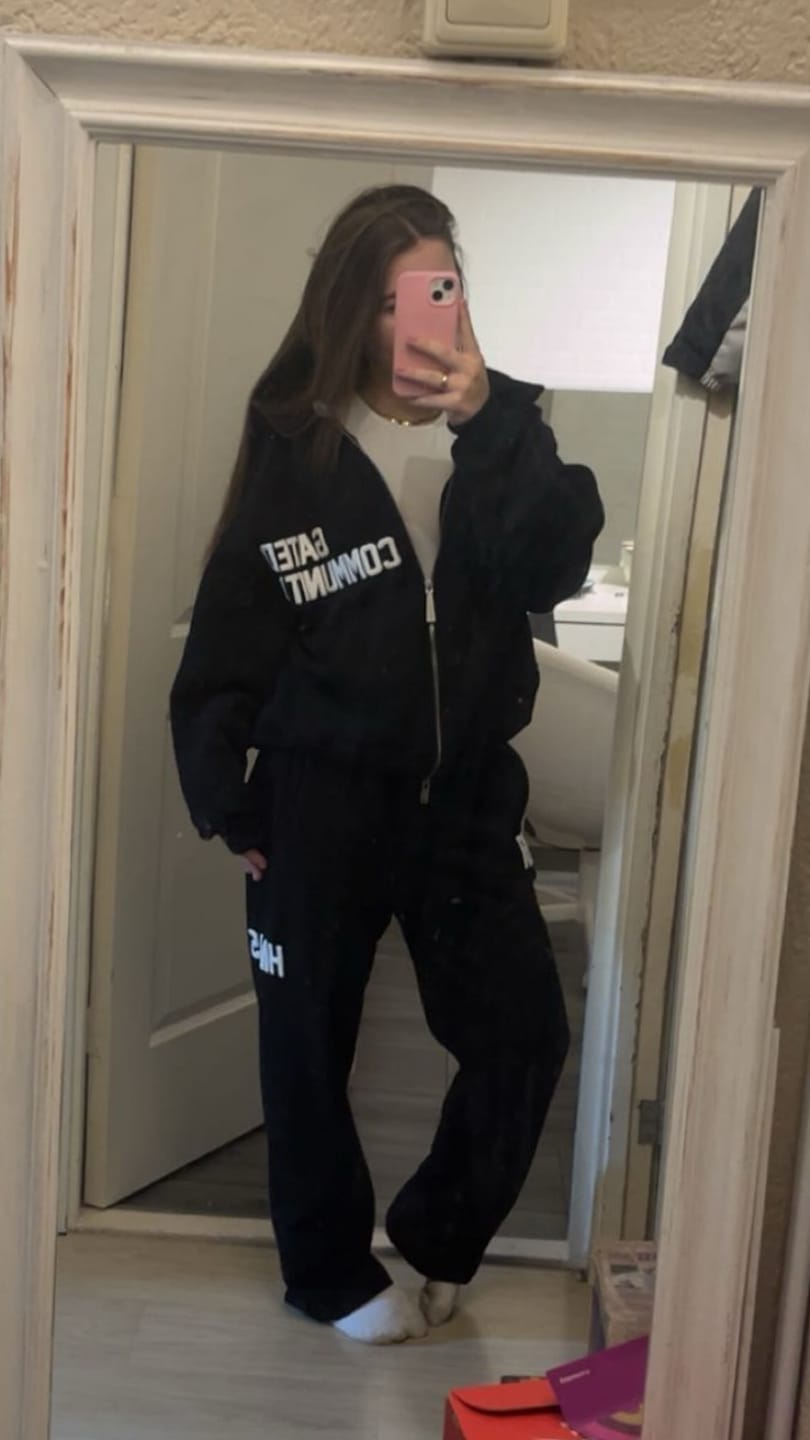 Customer photo review of GATED COMMUNITY ZIP HOODIE BLACK