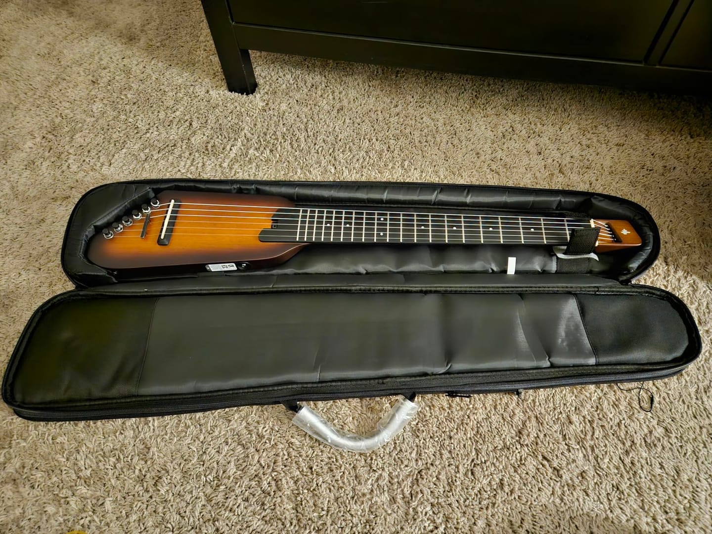 Customer photo review of Guitares classiques à cordes en nylon Donner HUSH™ C