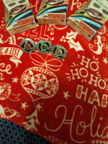 Customer photo review of Full Set Takara Tomy Beyblade X BX-39 Shelter Drake Select