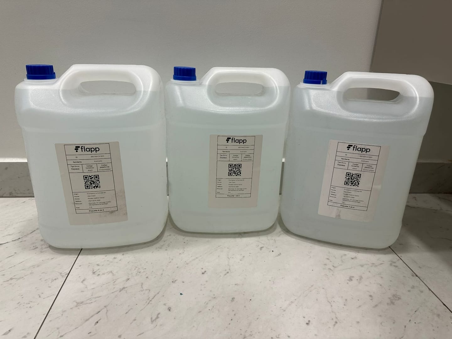 Customer photo review of Agua calidad Bidestilada
